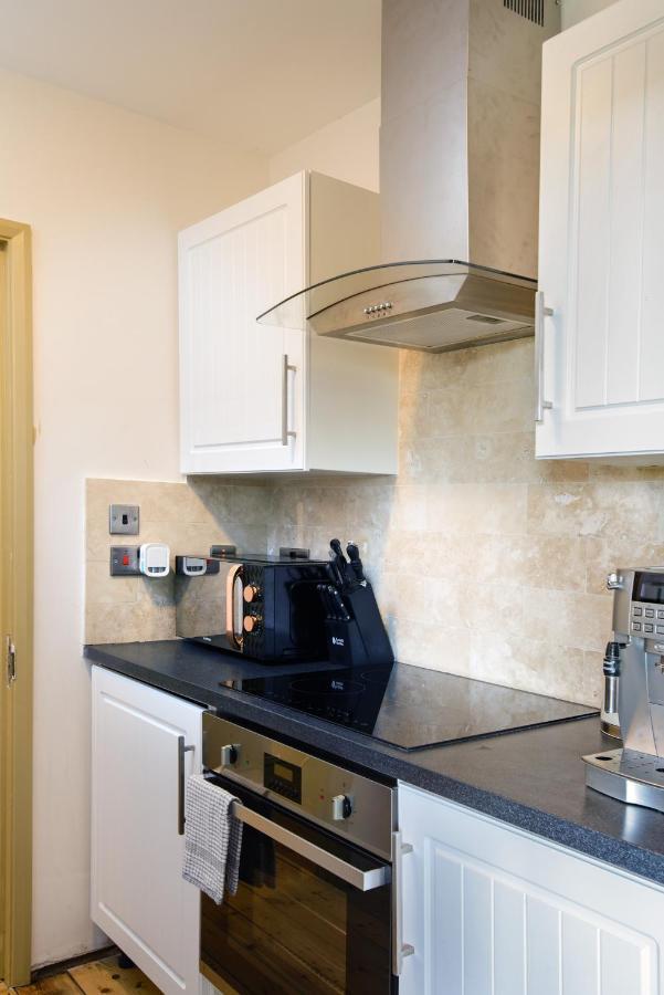 Deluxe 2 Bed Versace Bungalow Hot Tub, Sky Tv, Cinema Screen Saffron Walden Exterior foto